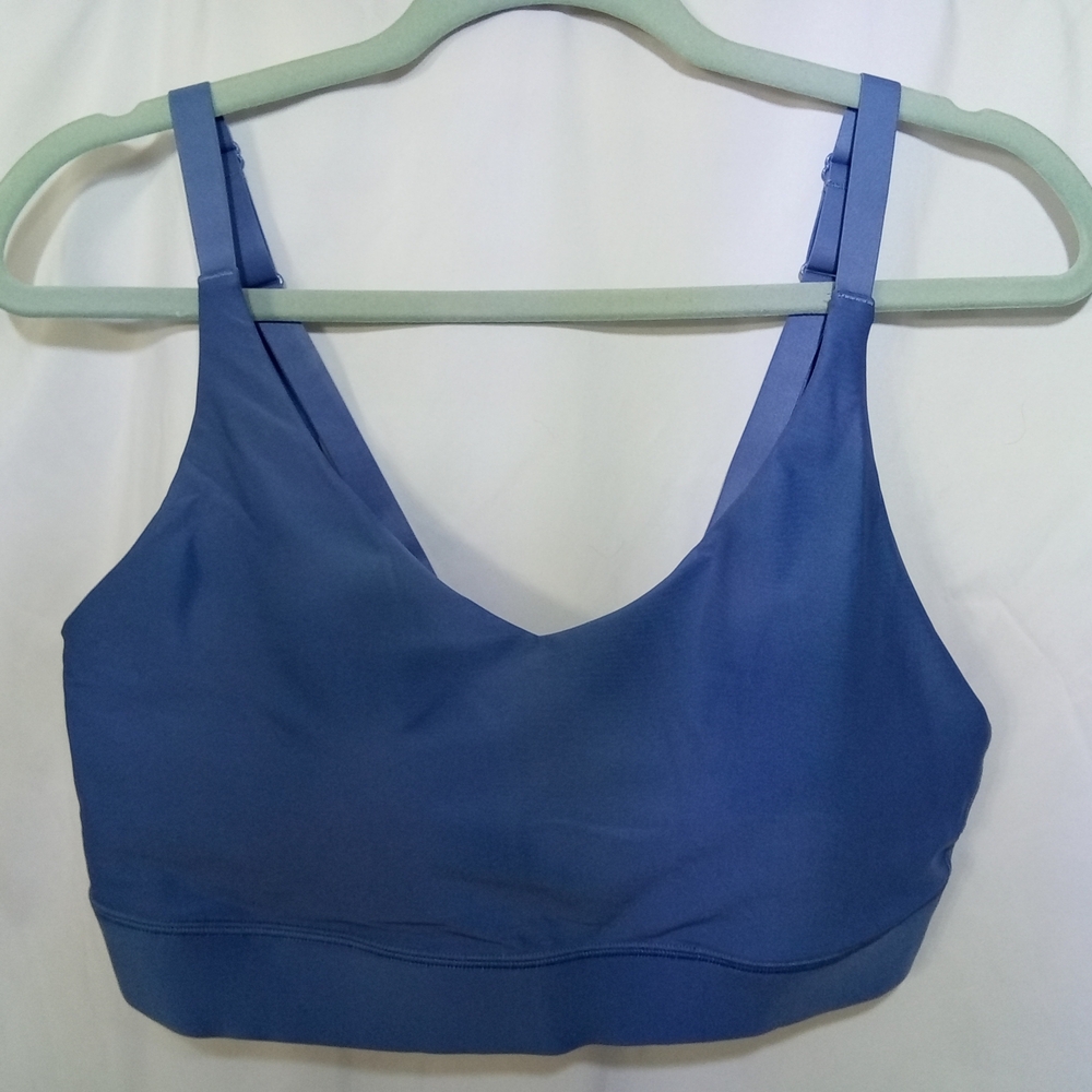 NWT Adjustable Sports Bra Quick Dry Medium Support Moisture Wicking Workout